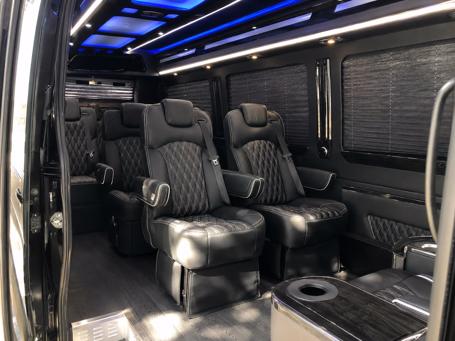 cleveland airport shuttle buses for employees