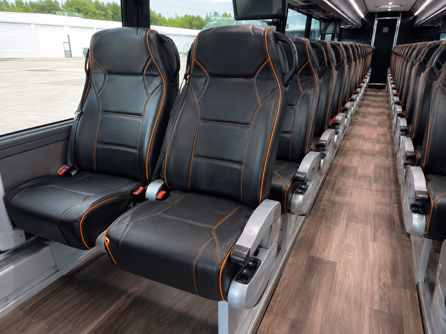 shuttle services for airline crews and airport staff in cleveland